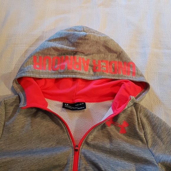 Under Armour YLG Loose 1/2 zip - Picture 5 of 5
